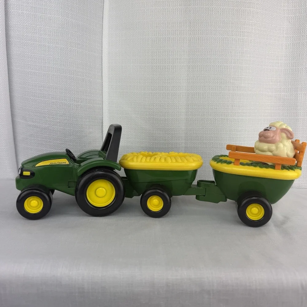 John Deere Animal Hayride Toy Tractor Ertl Tomy W/ Sheep FIGURE No Sound